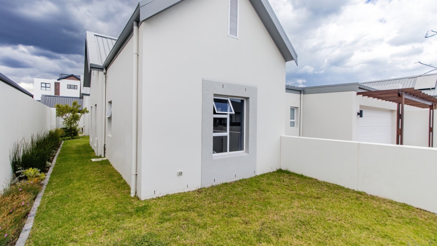 To Let 4 Bedroom Property for Rent in Sitari Country Estate Western Cape